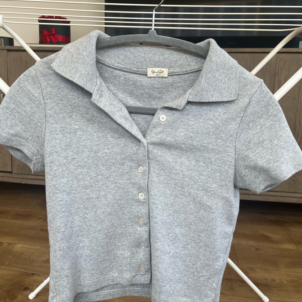 Brandy Melville Light Gray Cropped Button Down Shirt